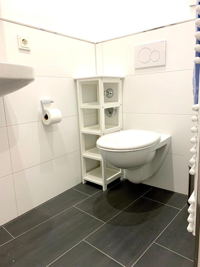 Alles Komplett - 2 Schlafzimmer, Grosse Kueche, Bad Koln Bagian luar foto
